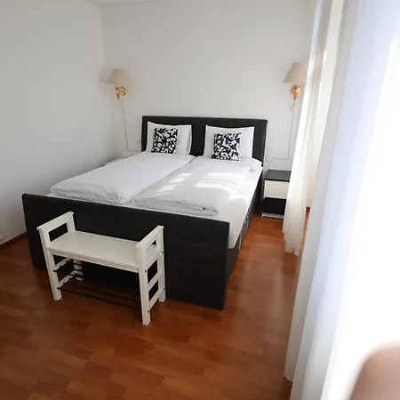 Hotel Corona فندق لوكارنو
