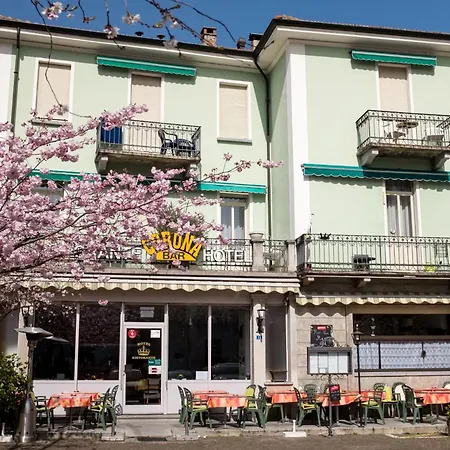 فندق Hotel Corona لوكارنو
